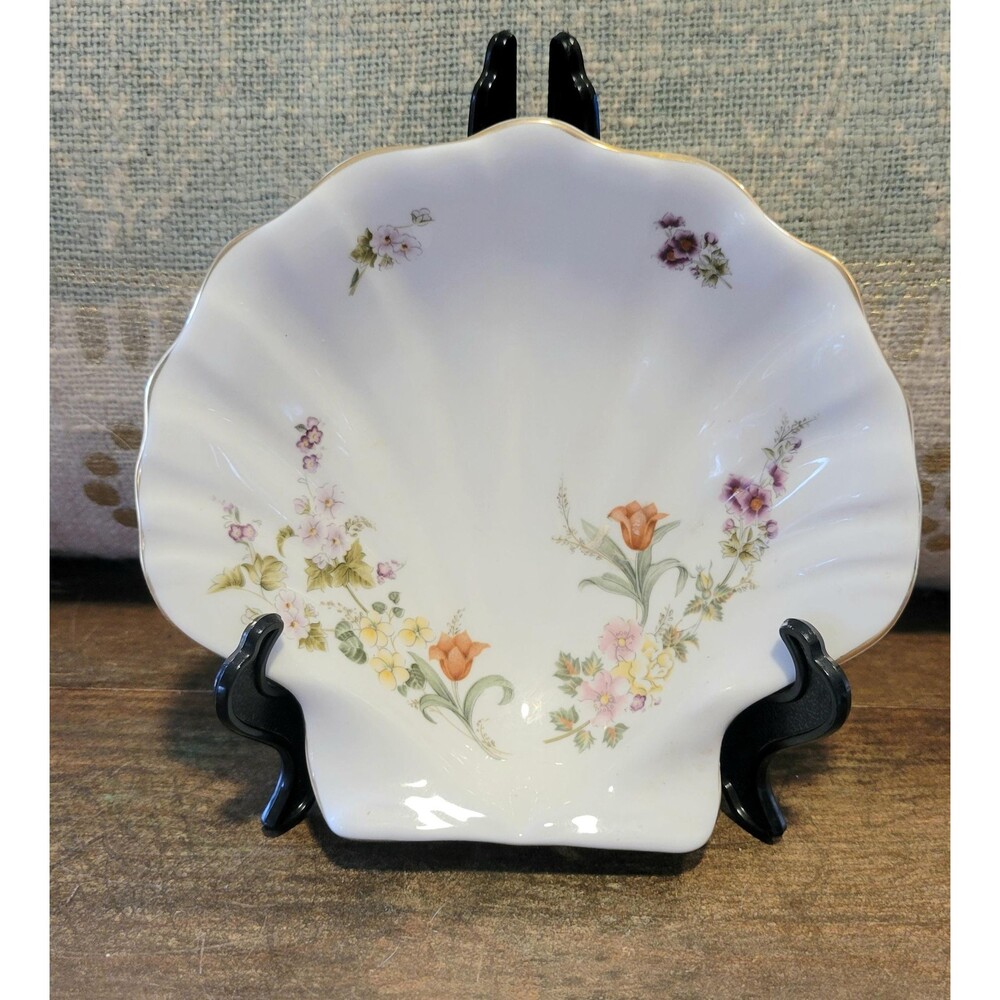Wedgwood Mirabelle Bone China Scallop Edge Trinket Dish